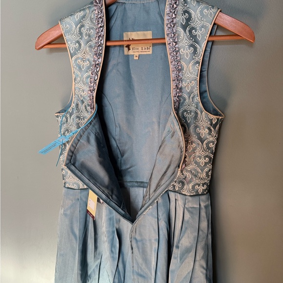NWT Alte Liebe Oktoberfest Bavarian Dirndl Dress German Silver Blue Size 8 - Picture 8 of 16